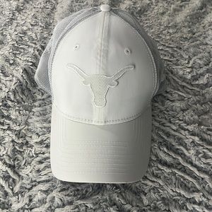 New era women’s Texas Longhorns hat in white. Snapback